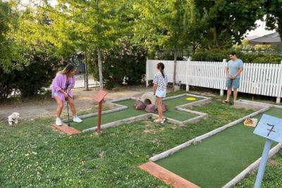 MiniGolf Happy Birdie - Ven a jugar con familia y amigos - Diversión y juegos